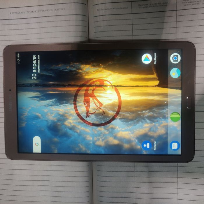 Мощный планшет для учебы Samsung Galaxy Tab E .10 дюймов.