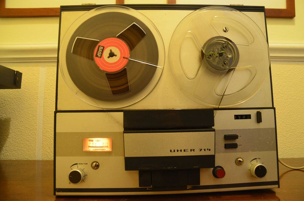 Gravador de bobines Uher 714 - A funcionar