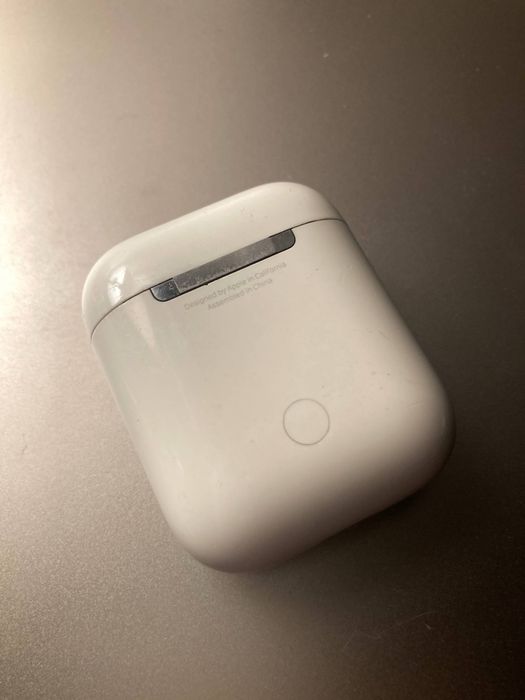 AirPods 2 with Defect
