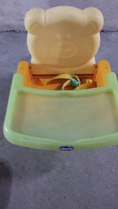 Cadeira de bebé para viagem (refeições)