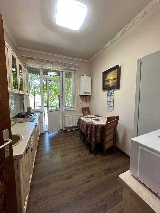 2 кімнатна квартира на Театральній Площі в центрі Ужгорода