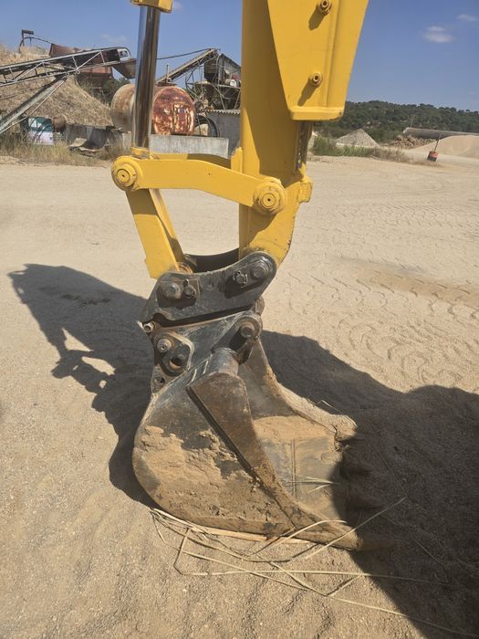 Rectroescavadora  komatsu