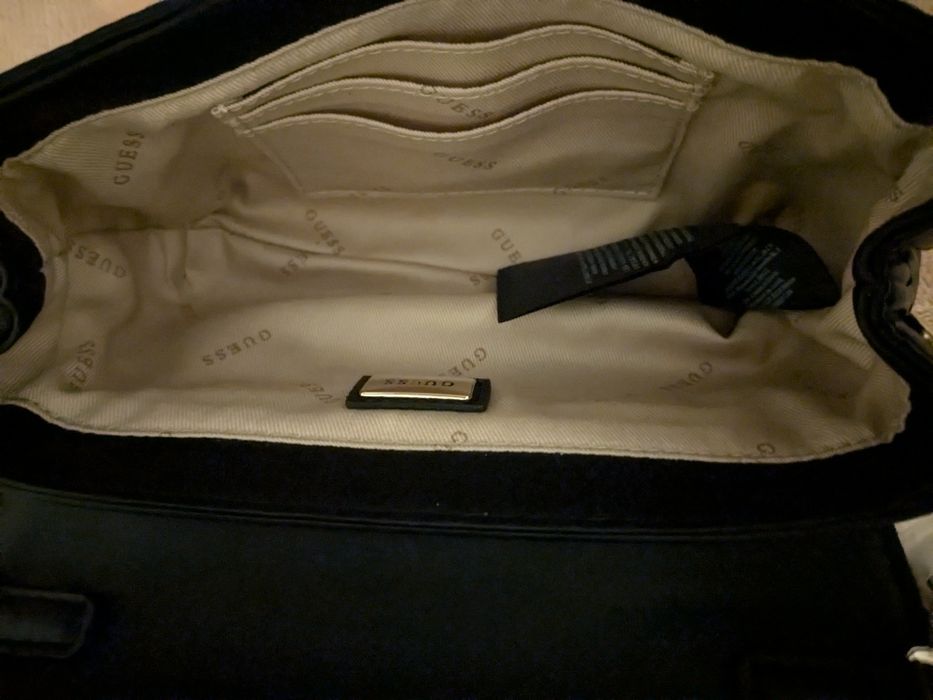 Torebka nerka firmy Guess orginalna