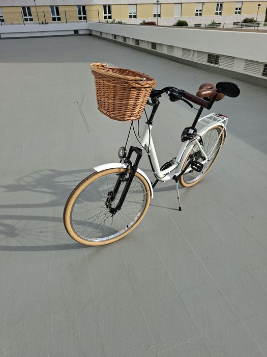 Bicicleta citadina de senhora