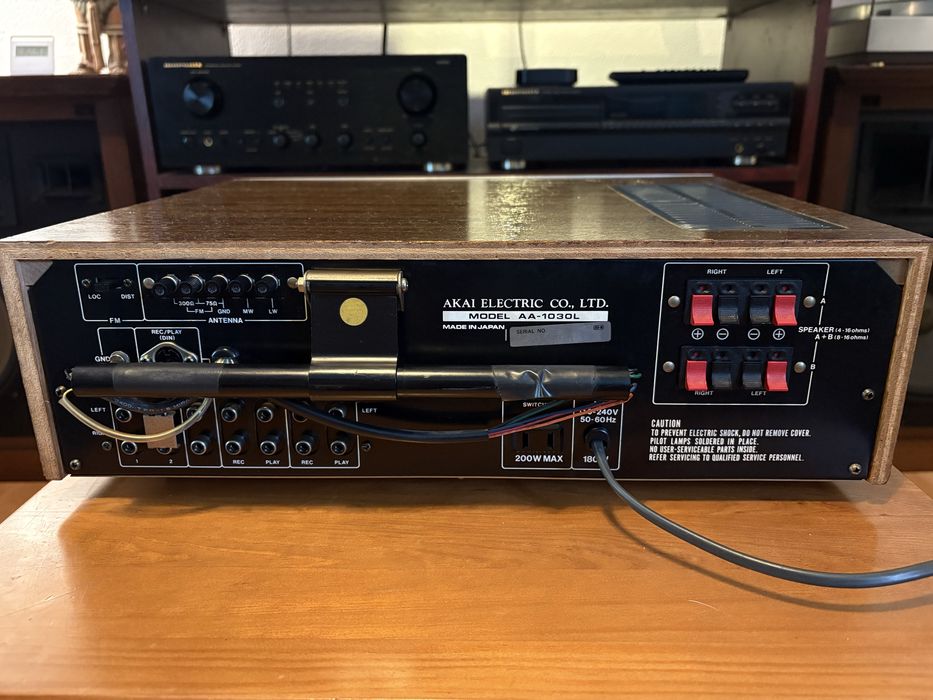 Receiver AKAI AA-1030 L