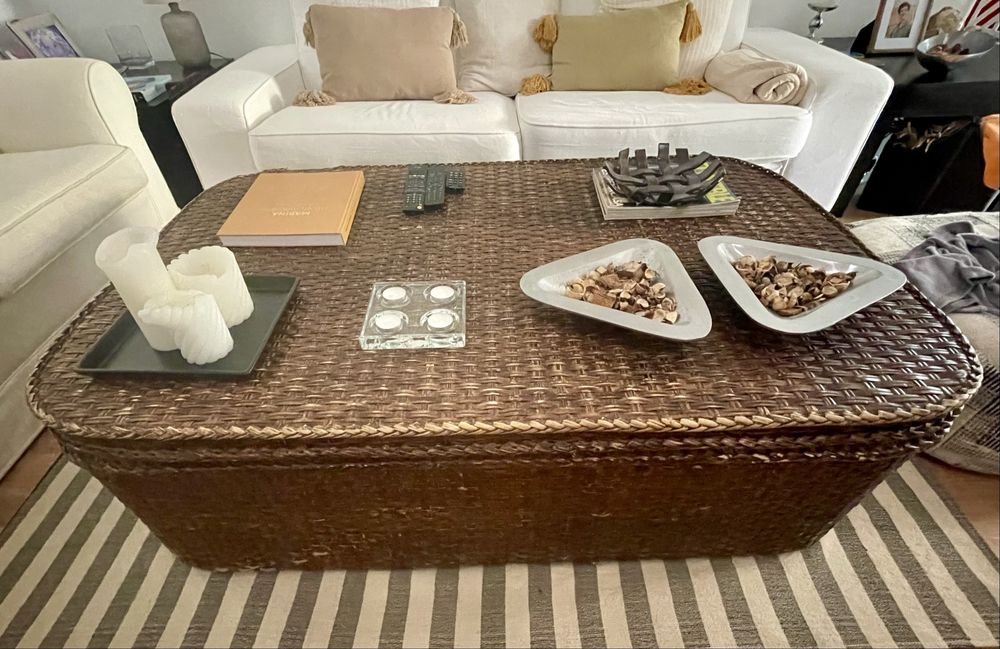 Mesa/baú da Loja do Gato Preto