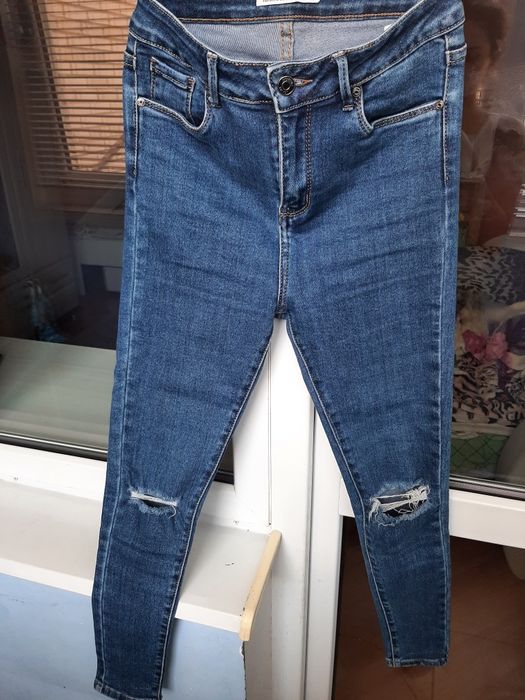 Джинси , штани .