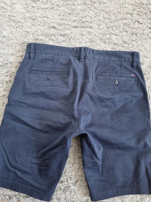 Granatowe krótkie spodenki Tommy Jeans 32/30