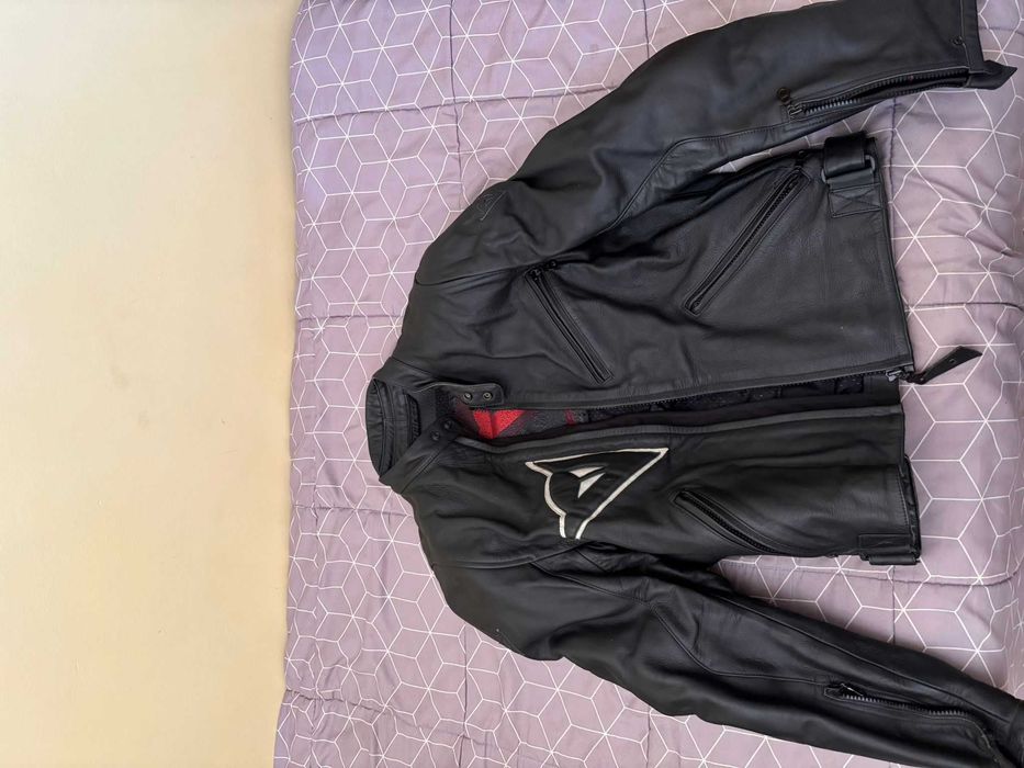 Casaco de Couro Dainese Original - Tamanho EUR 50 - Com Proteções - Bom Estado