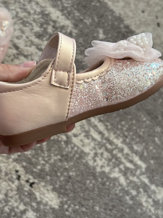 Туфельки для дівчинки