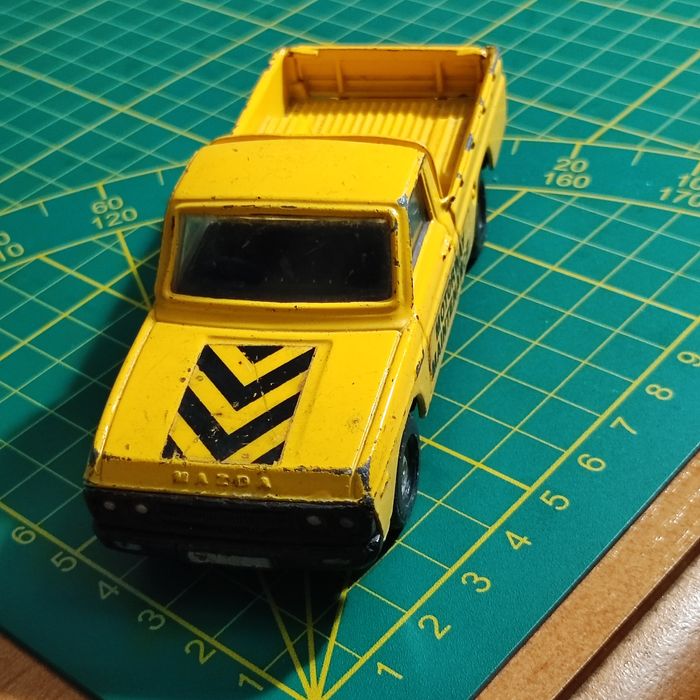 Model Corgi Mazda B1600