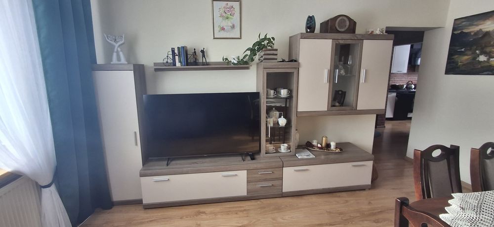 Zestaw mebli (meblościanka)