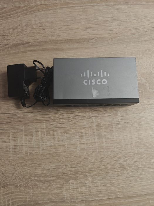 Switch Cisco SF100D-16 v2 16 portów