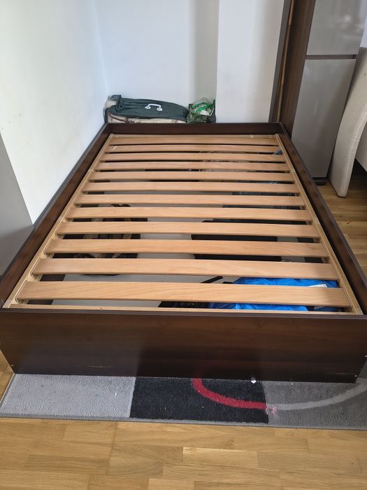 Rama łóżka 140x200 ze stelażem