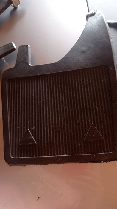 Um par de palas para carro