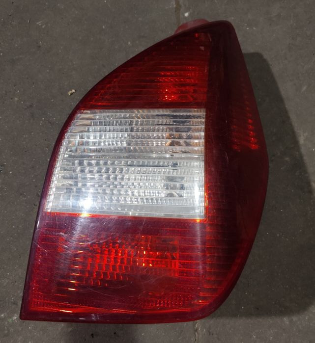 Citroen C2 lift tylna prawa lampa