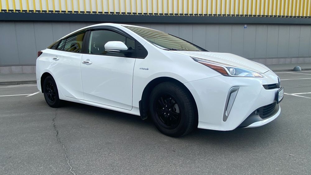 Toyota Prius Hybrid 2020 AWD 4x4