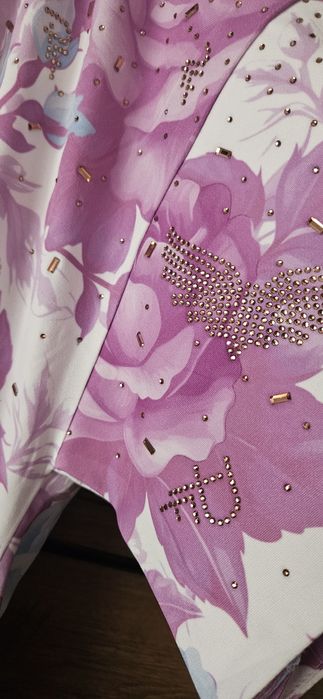 Asymetryczna sukienka Paparazzi Fashion.