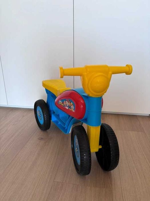 Triciclo Patrulha Pata