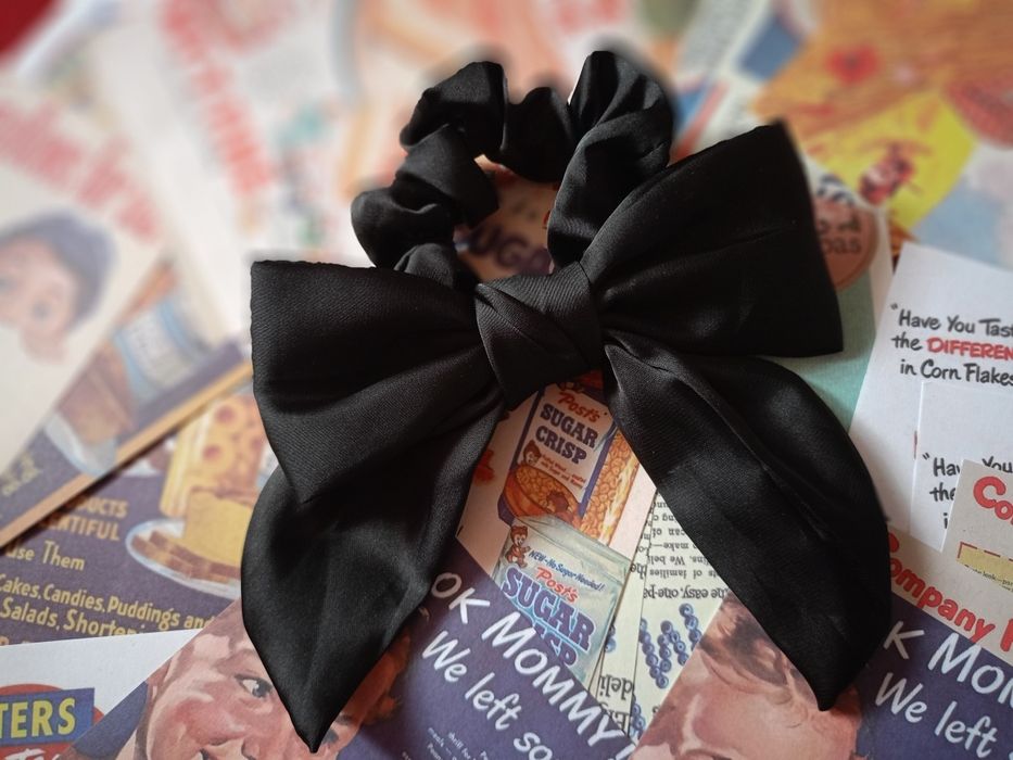 gumka scrunchie kokardą kokardka do włosów