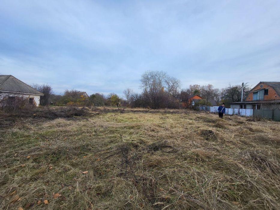 Будинок д ділянкою