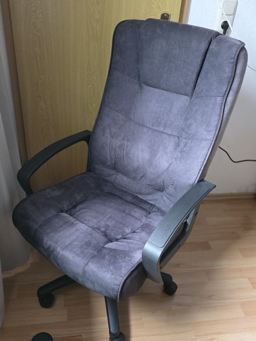 Krzesło biurowe na kółkach