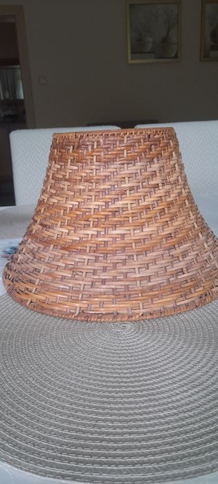 Abażur do lampki wiklina.