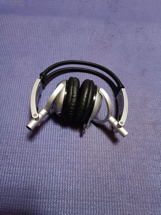 Наушники Plantronics P590.