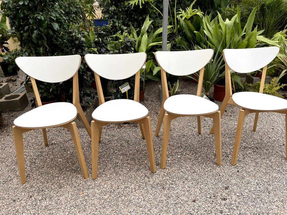 Conjunto Mesa de Jantar Extensivel IKEA VIHALS + 4 Cadeiras