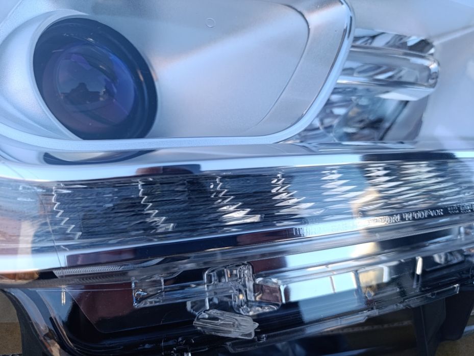 Фара  Dodge Durango 2014-20 додж дюранго Led 68184823AA,68184822AA