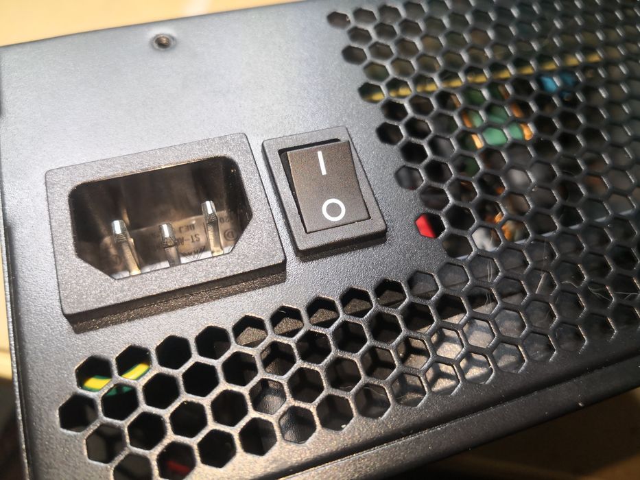 EVGA 600W 80+ — 100-W1-0600-K2 — Como Nova — Caixa Original