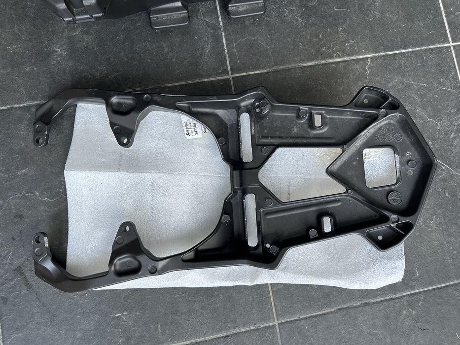 Top Case Yamaha 55L + Encosto de Pendura + Suporte Top Case