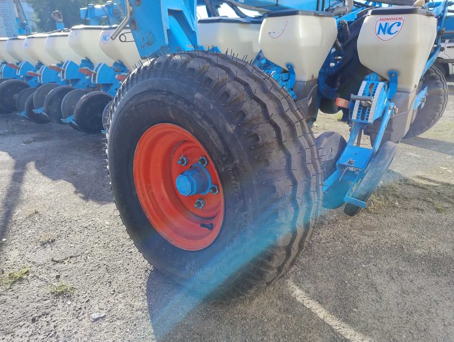 Сівалка MONOSEM NC B-12R