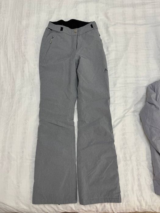 Сноубордический, лыжный костюм