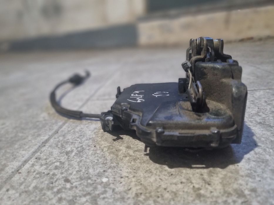 Fechadura / Mecanismo Porta Traseira Direita VW Golf 4 (Original)