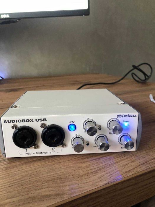 Звукова карта AudioBox