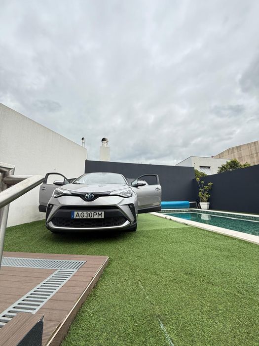 Toyota C-HR 1.8 Hybrid e a gasolina