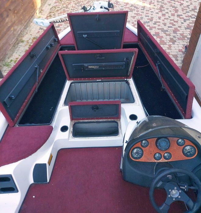 Лодка Triton TR21 + Лафет + Mercury 225 EFI Америка човен