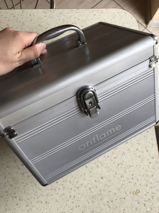 Kuferek na kosmetyki