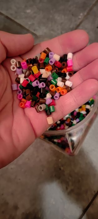 Słoik koralików do prasowania