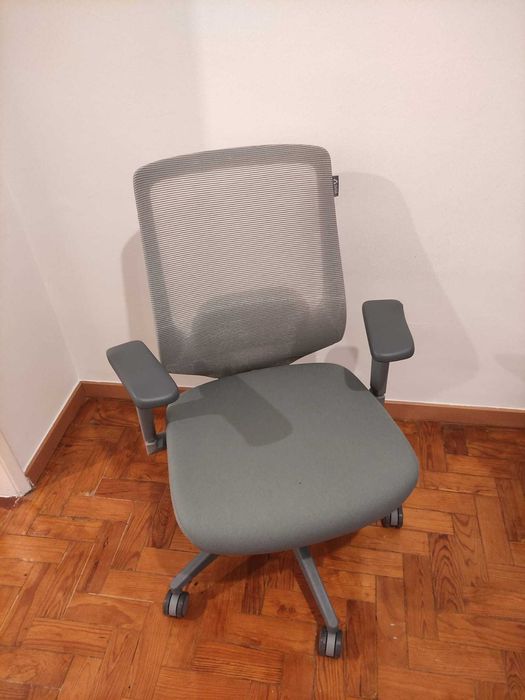 Cadeira de Escritório Ergonómica