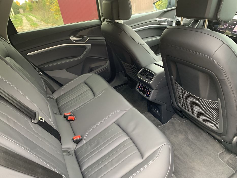 Audi Q8 E-tron Premium 114Квт