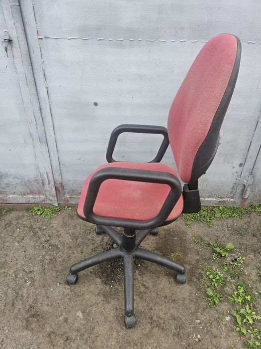 Продам офісне крісло