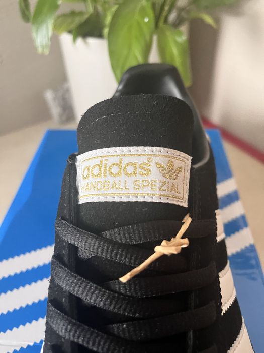 Adidas spezial.