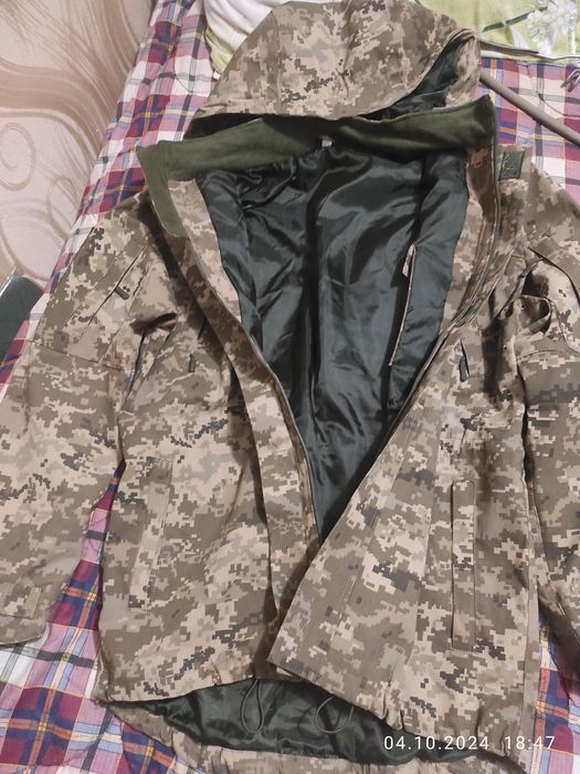 Куртка ветро-влагозащитная,и ФОРМА б/у.  СПАЛЬНЫЙ МЕШОК!! .Можно от