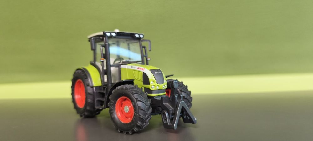 Siku traktor Claas 1 32