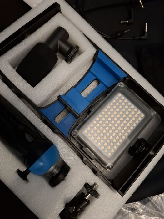 Набір для блогера Puluz PKT3023 4в1 (штатив, тримач, мікрофон, світло)