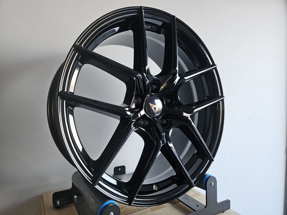 Cupra  19 " Nowe 5x112 Terramar Formentor Tavascan Felgi Czarne