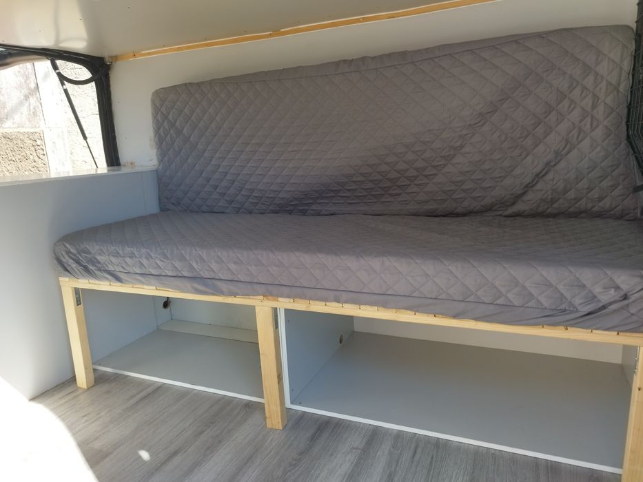 Ford Transit adaptada para campismo