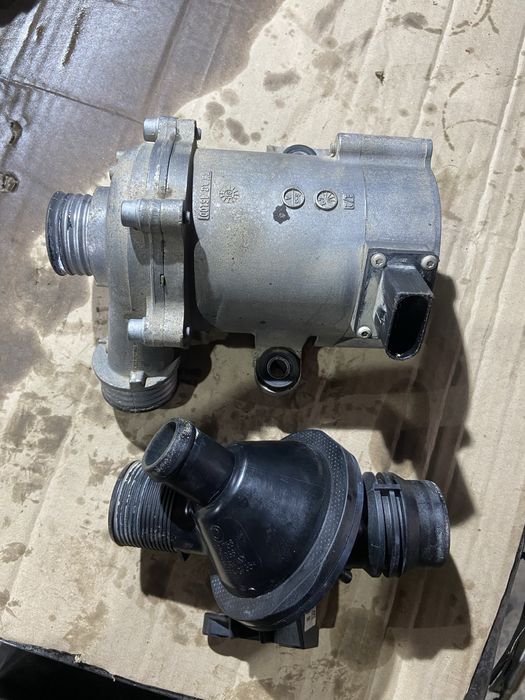 Електро помпа , термостат BMW F-30 320 i 2017